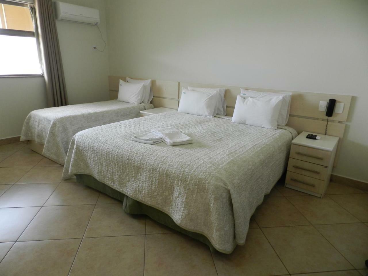 Holambra Garden Hotel Exteriér fotografie A hotel room in Brazil